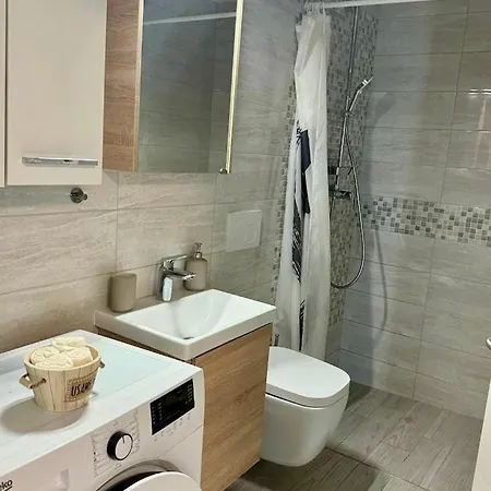 Malija Cikloped * Izola